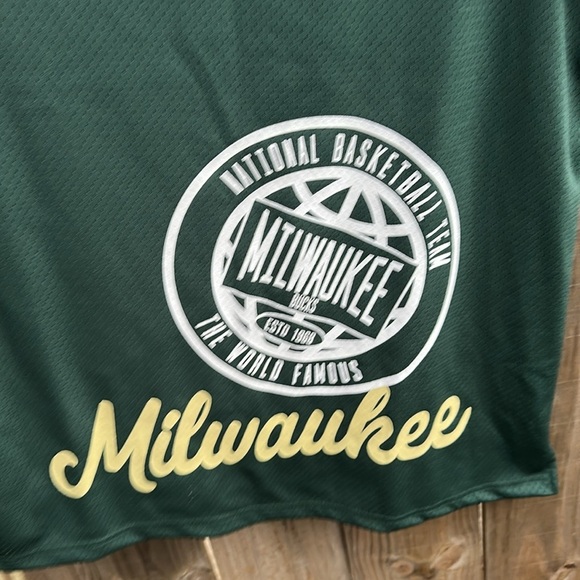 NBA Milwaukee, Bucks Green and Gold Basketball Jersey Size Large - Picture 7 of 7